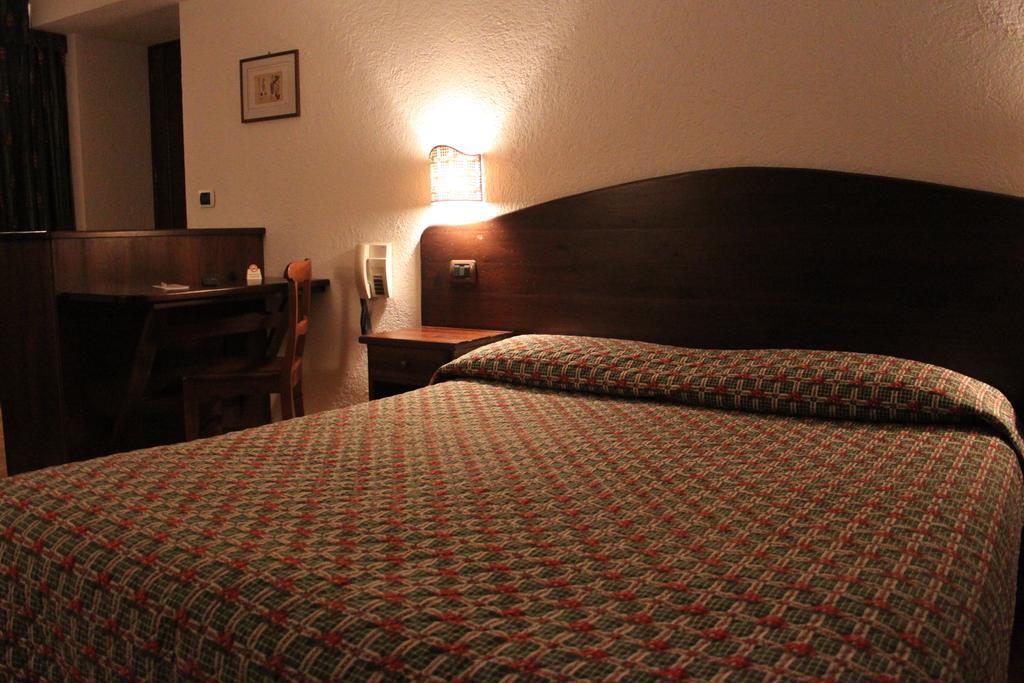 קונייה Hotel Stambecco חדר תמונה